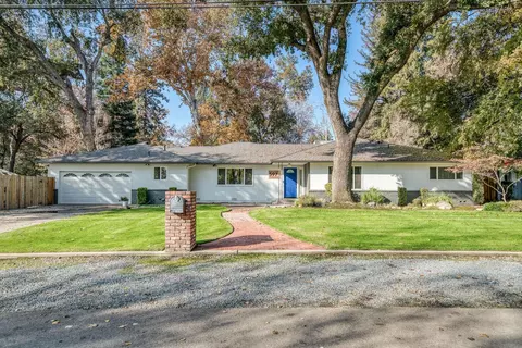 597 Wilderness Dr, Sanger, CA 93657 photo 1