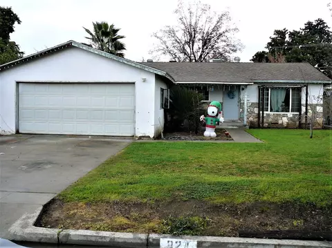 824 Post St, Sanger, CA 93657 photo 1