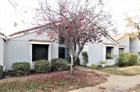 1840 Cougar Ln, Clovis, CA 93611 photo 1