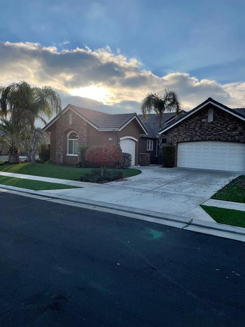 490 Hornet Ave, Clovis, CA 93611 photo 1