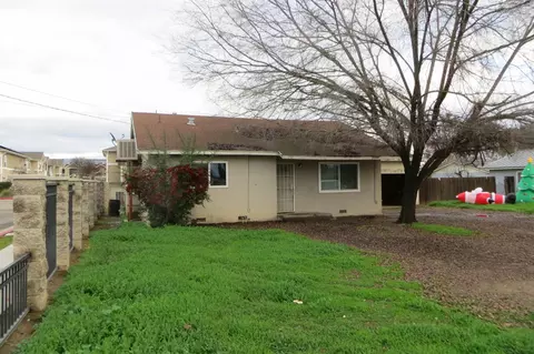592 N Euclid Ave, Dinuba, CA 93618 photo 1