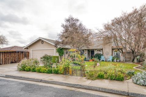 2386 Escalon Ave, Clovis, CA 93611 photo 1