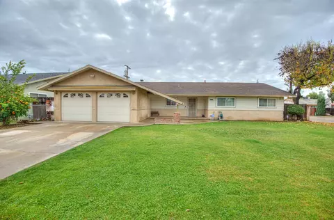 2125 Vine St, Sanger, CA 93657 photo 1