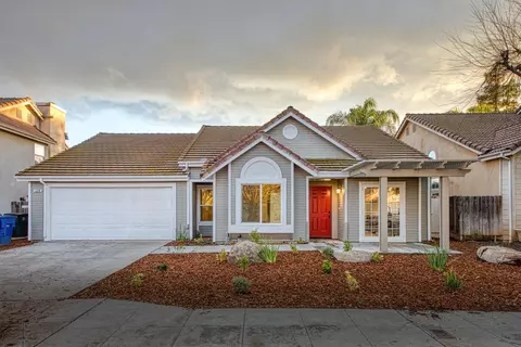 228 W Athens Ave, Clovis, CA 93611 photo 1