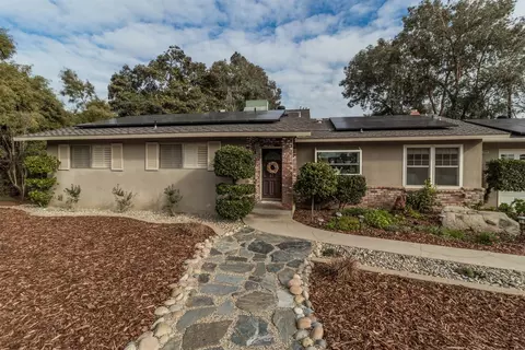 10669 Mountain View Dr, Madera, CA 93636 photo 1