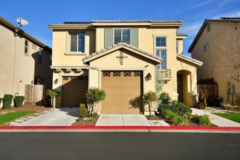 3073 Cirque Ln, Clovis, CA 93619 photo 1
