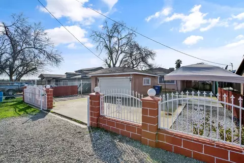 36451 Bowhay Dr, Traver, CA 93673 photo 1