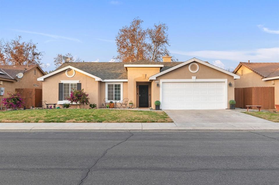 5229 E Blossom Ln, Fresno, CA 93725 38 Photos MLS 571223 Movoto