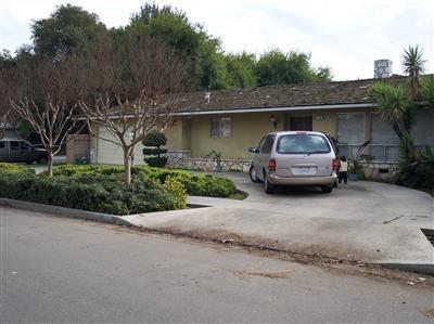 2986 E Gilbert Ave, Fresno, CA 93721 photo 1