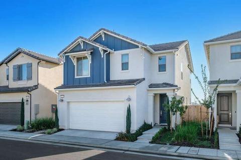 6225 E Bibi Dr, Fresno, CA 93727 photo 1