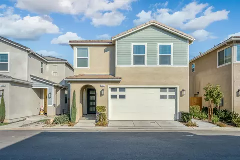 1971 Minarets Ln, Clovis, CA 93611 photo 1