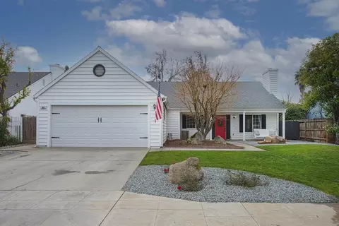 668 W Bedford Ave, Clovis, CA 93611 photo 1