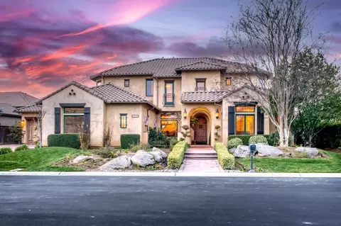 4709 N Fallingwater Ln, Clovis, CA 93619 photo 1