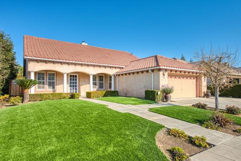 2033 Everglade Ave, Clovis, CA 93619 photo 1
