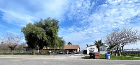 2102 N Lassen Ave, Kerman, CA 93630 photo 1