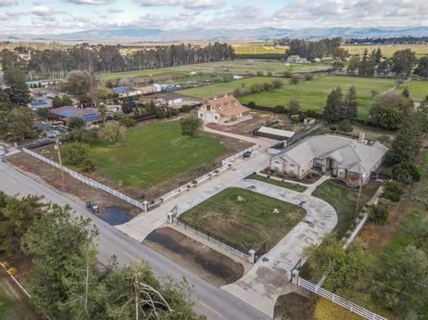 6576 N Highland Ave, Clovis, CA 93619 photo 1
