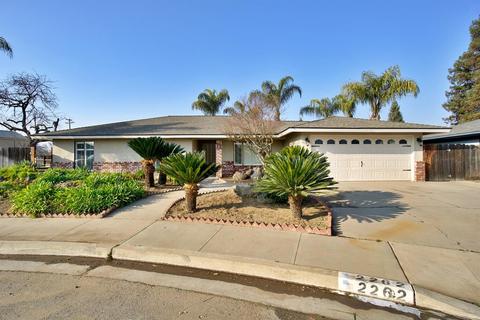 2262 3rd St, Sanger, CA 93657 photo 1