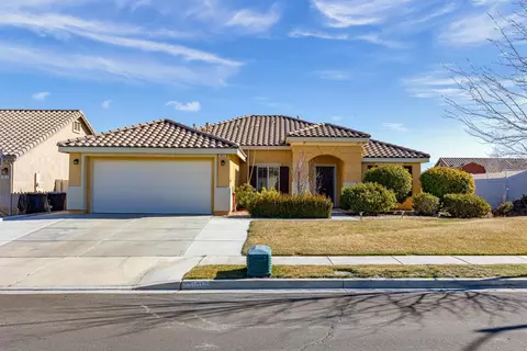 1012 Canyon Dr W, Tehachapi, CA 93561 photo 1