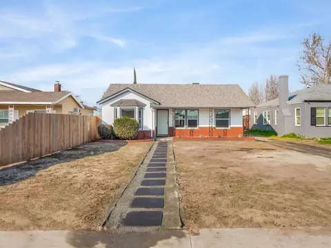374 E Bush, Lemoore, CA 93245 photo 1