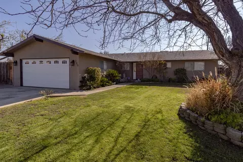 230 Poppy Ln, Clovis, CA 93612 photo 1