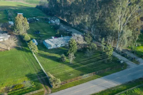 4642 N Kittyhawk Ave, Sanger, CA 93657 photo 1