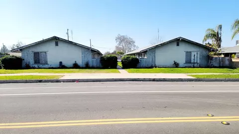 517 O St, Sanger, CA 93657 photo 1