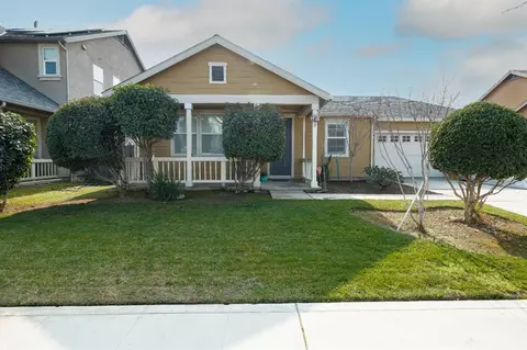 421 E Sierra Ave, Reedley, CA 93654 photo 1