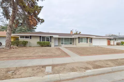 4663 E Clinton Ave, Fresno, CA 93703 photo 1