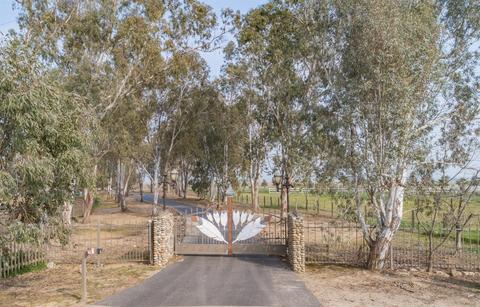 12460 Auberry Rd, Clovis, CA 93619 photo 1