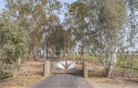 12460 Auberry Rd, Clovis, CA 93619 photo 1