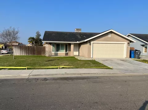 48 Monarch Rd, Madera, CA 93638 photo 1