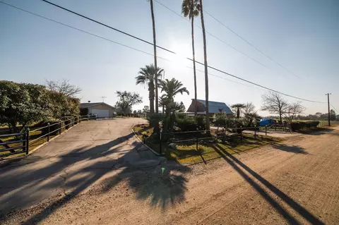 6573 N Highland Ave, Clovis, CA 93619 photo 1