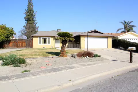 200 E Julia, Hanford, CA 93230 photo 1