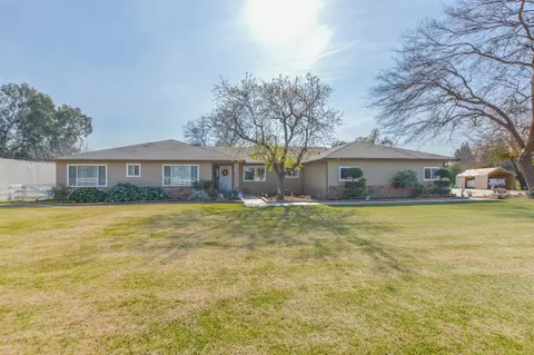 8099 E Nees Ave, Clovis, CA 93619 photo 1