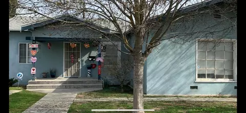 2718 A St, Selma, CA 93662 photo 1