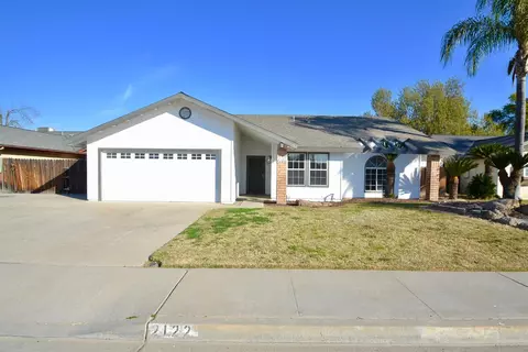 2122 10th St, Sanger, CA 93657 photo 1