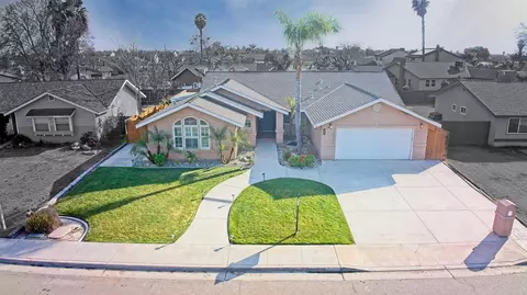 1443 Cedar Ln, Lemoore, CA 93245 photo 1