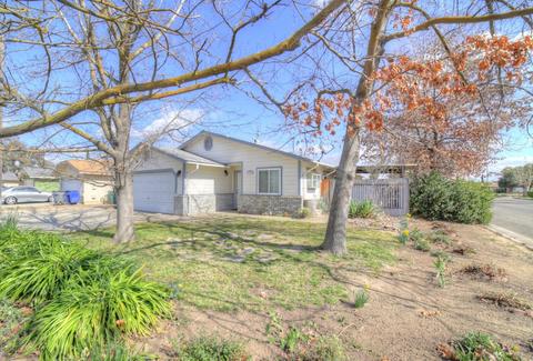 135 Martin St, Madera, CA 93637 photo 1
