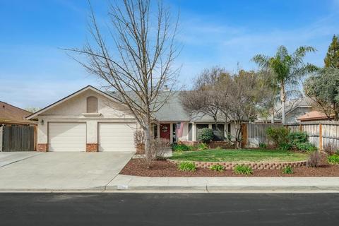950 Pistachio Ave, Clovis, CA 93611 photo 1