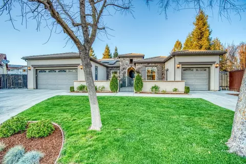 10594 E Hanalei Bay, Clovis, CA 93619 photo 1
