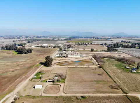 9224 E Belmont Ave, Sanger, CA 93657 photo 1