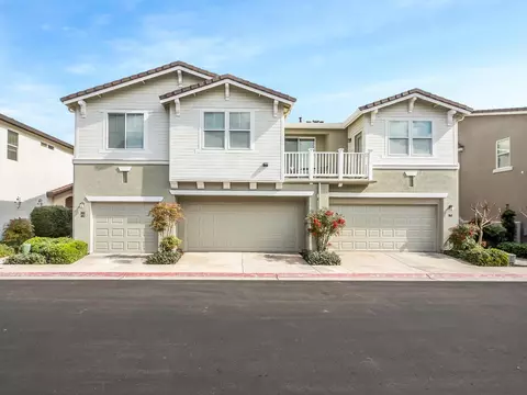 365 N Raphael Ln, Clovis, CA 93611 photo 1