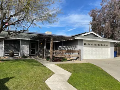 2392 4th St, Sanger, CA 93657 photo 1