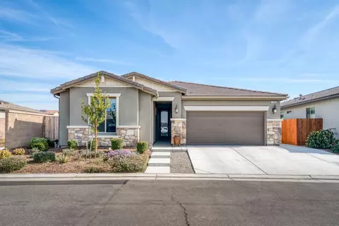 1009 Skylar Ln, Clovis, CA 93619 photo 1