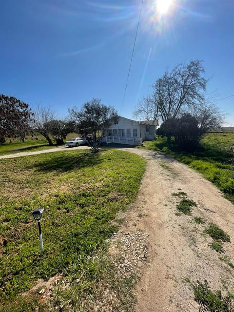 18561 E Central Ave, Sanger, CA 93657 photo 1