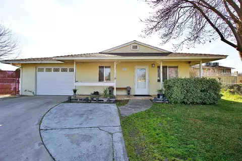 320 Washington Ct, Madera, CA 93638 photo 1