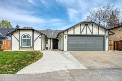945 Palo Alto Ave, Clovis, CA 93612 photo 1