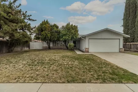 3025 Helm Ave, Clovis, CA 93612 photo 1
