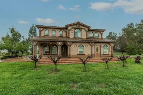 2091 E Nebraska Ave, Dinuba, CA 93618 photo 1