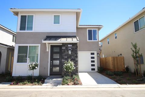 3762 Greystoke Way, Clovis, CA 93619 photo 1